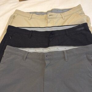 Tommy Bahama chip shot dhorts. 9” inseam. Khaji, Black, Gray